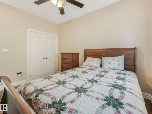 6911 17 Avenue, Edmonton, AB - Indoor Photo Showing Bedroom
