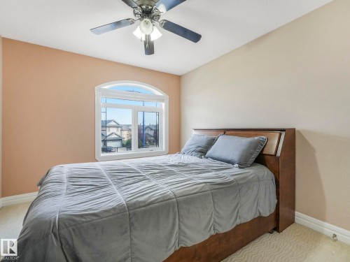 6911 17 Avenue, Edmonton, AB - Indoor Photo Showing Bedroom
