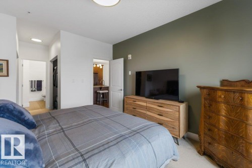 255 6079 Maynard Way, Edmonton, AB - Indoor Photo Showing Bedroom