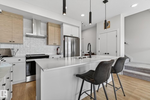 3275 Kulay Way, Edmonton, AB - Indoor Photo Showing Kitchen With Upgraded Kitchen