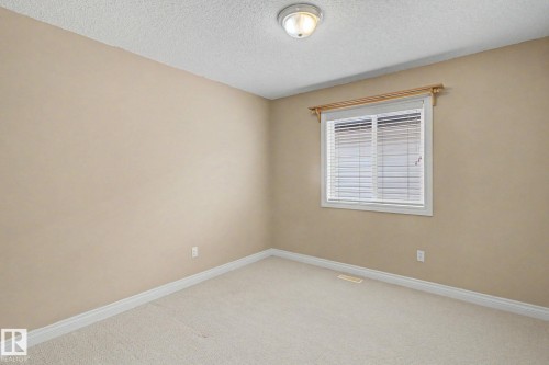 1922 Robertson Crescent, Edmonton, AB - Indoor Photo Showing Other Room