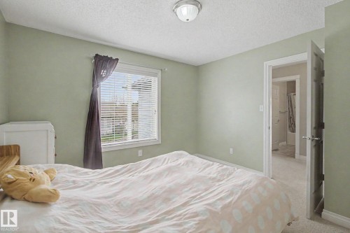 1922 Robertson Crescent, Edmonton, AB - Indoor Photo Showing Bedroom