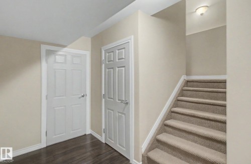 1922 Robertson Crescent, Edmonton, AB - Indoor Photo Showing Other Room