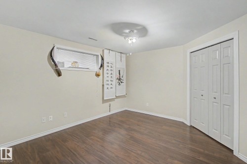 1922 Robertson Crescent, Edmonton, AB - Indoor Photo Showing Other Room
