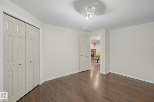 1922 Robertson Crescent, Edmonton, AB - Indoor Photo Showing Other Room