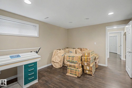 1922 Robertson Crescent, Edmonton, AB - Indoor