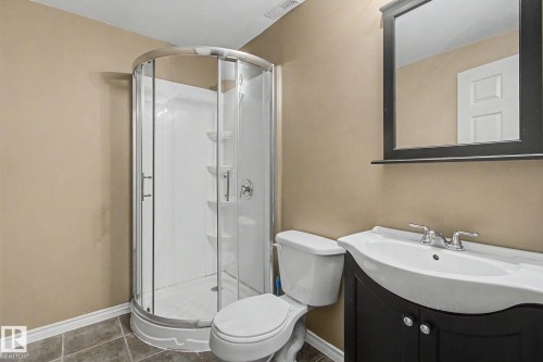1922 Robertson Crescent, Edmonton, AB - Indoor Photo Showing Bathroom