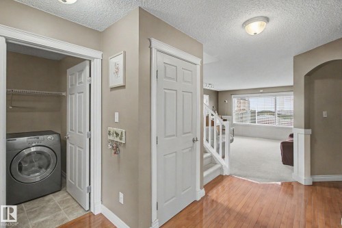 1922 Robertson Crescent, Edmonton, AB - Indoor Photo Showing Laundry Room