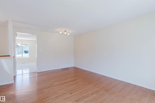 7713 Schmid Crescent, Edmonton, AB - Indoor Photo Showing Other Room
