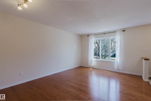 7713 Schmid Crescent, Edmonton, AB - Indoor Photo Showing Other Room