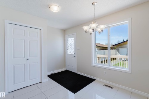 7713 Schmid Crescent, Edmonton, AB - Indoor Photo Showing Other Room