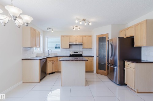 7713 Schmid Crescent, Edmonton, AB - Indoor Photo Showing Kitchen With Stainless Steel Kitchen