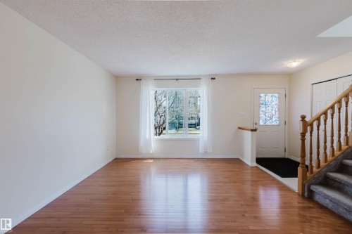7713 Schmid Crescent, Edmonton, AB - Indoor Photo Showing Other Room