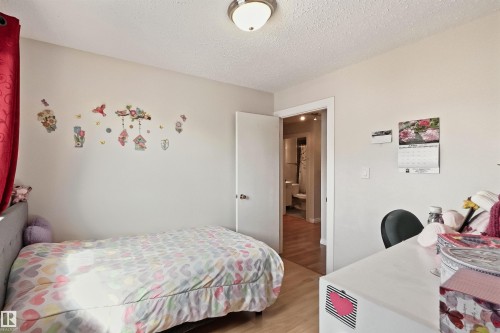 10031 173 Avenue, Edmonton, AB - Indoor Photo Showing Bedroom
