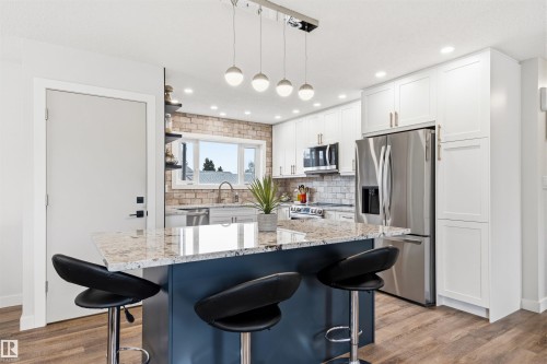 11611 151 Avenue, Edmonton, AB - Indoor Photo Showing Kitchen With Stainless Steel Kitchen With Upgraded Kitchen