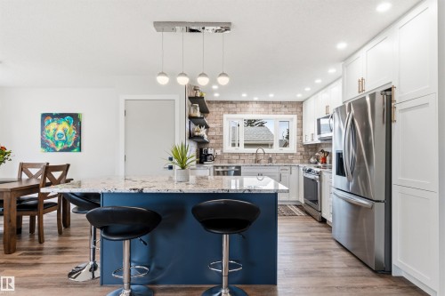 11611 151 Avenue, Edmonton, AB - Indoor Photo Showing Kitchen With Stainless Steel Kitchen With Upgraded Kitchen