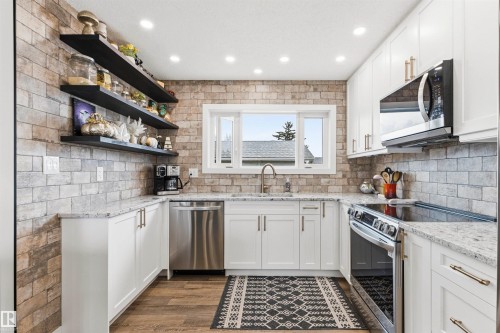11611 151 Avenue, Edmonton, AB - Indoor Photo Showing Kitchen With Stainless Steel Kitchen With Upgraded Kitchen