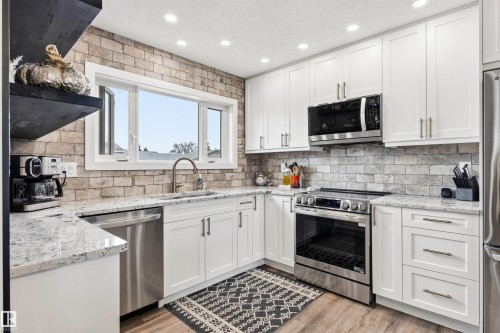 11611 151 Avenue, Edmonton, AB - Indoor Photo Showing Kitchen With Stainless Steel Kitchen With Upgraded Kitchen