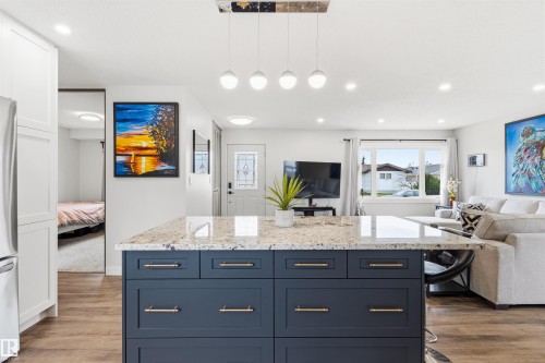 11611 151 Avenue, Edmonton, AB - Indoor Photo Showing Kitchen With Upgraded Kitchen