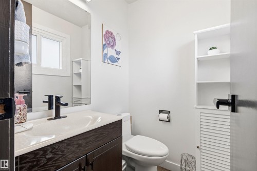 11611 151 Avenue, Edmonton, AB - Indoor Photo Showing Bathroom