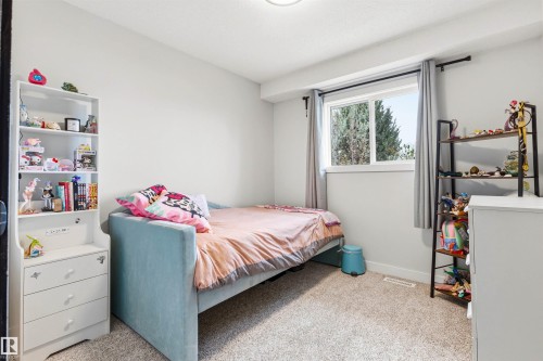 11611 151 Avenue, Edmonton, AB - Indoor Photo Showing Bedroom