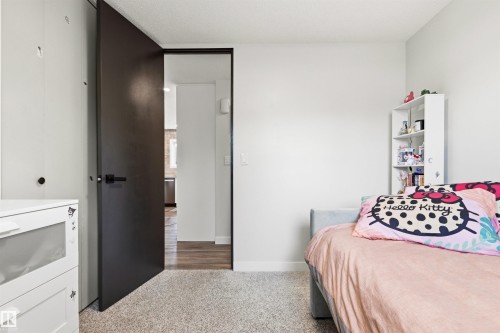 11611 151 Avenue, Edmonton, AB - Indoor Photo Showing Bedroom