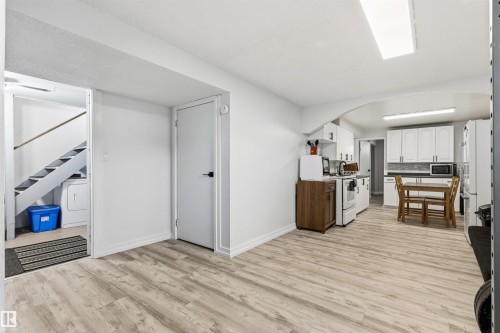 11611 151 Avenue, Edmonton, AB - Indoor