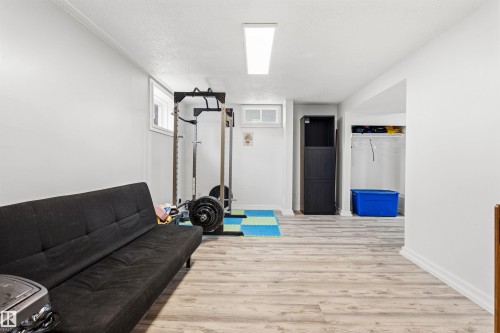 11611 151 Avenue, Edmonton, AB - Indoor