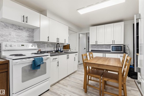 11611 151 Avenue, Edmonton, AB - Indoor Photo Showing Kitchen