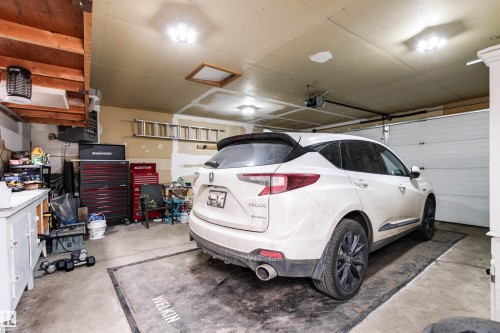 11611 151 Avenue, Edmonton, AB - Indoor Photo Showing Garage