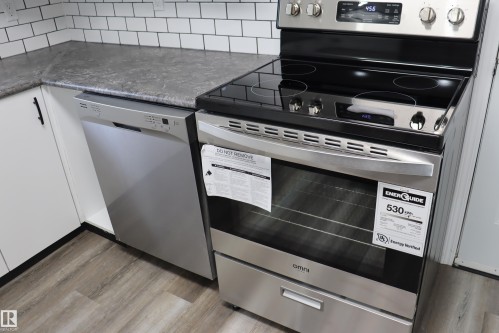 Wetaskiwin, AB - Indoor Photo Showing Kitchen