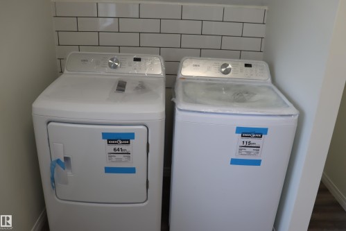 Wetaskiwin, AB - Indoor Photo Showing Laundry Room