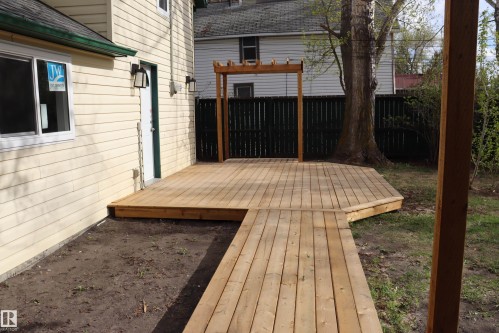Wetaskiwin, AB - Outdoor With Deck Patio Veranda With Exterior