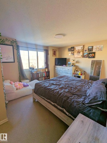 3927 160 Avenue, Edmonton, AB - Indoor Photo Showing Bedroom