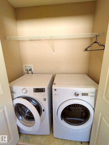 3927 160 Avenue, Edmonton, AB - Indoor Photo Showing Laundry Room