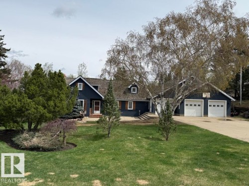 13 Grandview Crescent  Rural Sturgeon County, AB T8T 1X7