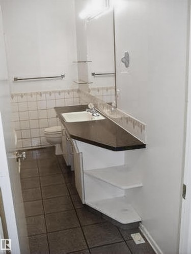 13007 / 13009 111 Avenue, Edmonton, AB - Indoor Photo Showing Bathroom