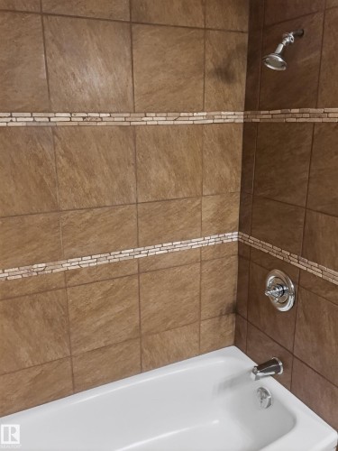 13007 / 13009 111 Avenue, Edmonton, AB - Indoor Photo Showing Bathroom