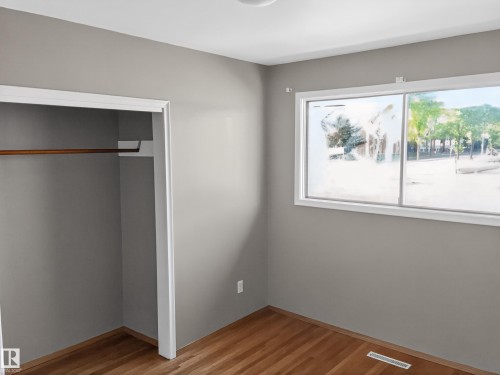 13007 / 13009 111 Avenue, Edmonton, AB - Indoor Photo Showing Other Room