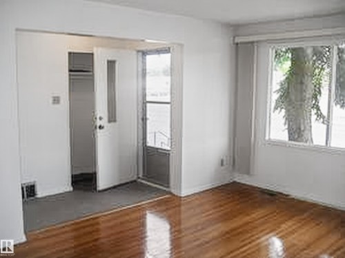 13007 / 13009 111 Avenue, Edmonton, AB - Indoor Photo Showing Other Room