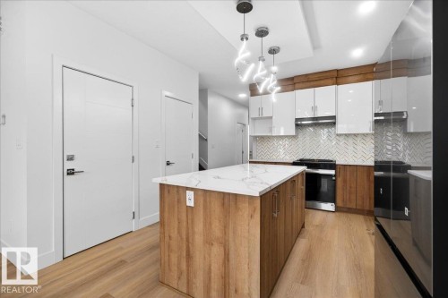 10637 68 Avenue, Edmonton, AB - Indoor Photo Showing Kitchen With Upgraded Kitchen