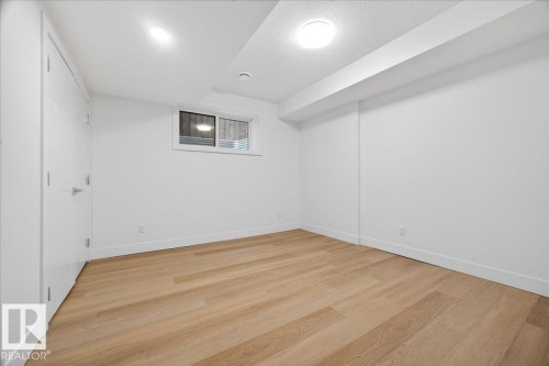 10637 68 Avenue, Edmonton, AB - Indoor Photo Showing Other Room