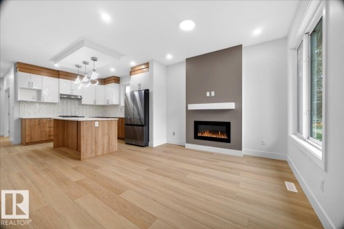 10637 68 Avenue, Edmonton, AB - Indoor With Fireplace