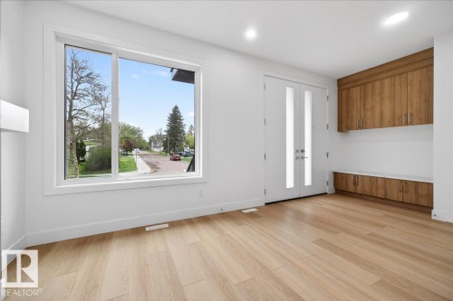 10637 68 Avenue, Edmonton, AB - Indoor Photo Showing Other Room