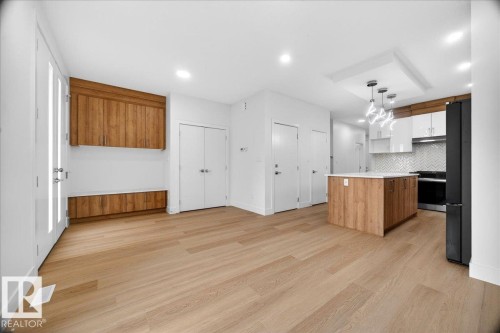10637 68 Avenue, Edmonton, AB - Indoor Photo Showing Kitchen