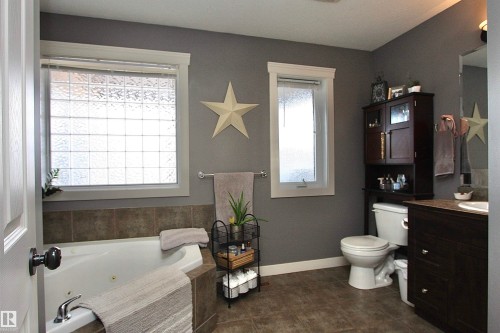 5512 52 St Close, Bashaw, AB - Indoor Photo Showing Bathroom