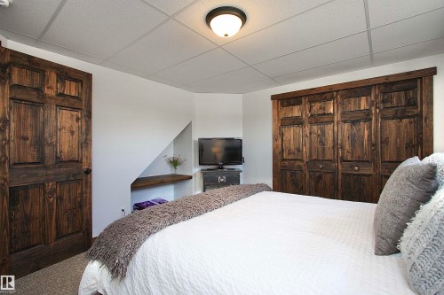 5512 52 St Close, Bashaw, AB - Indoor Photo Showing Bedroom
