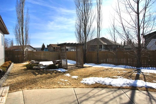 5512 52 St Close, Bashaw, AB - Outdoor