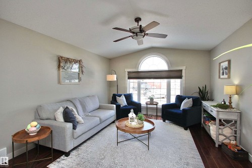 5512 52 St Close, Bashaw, AB - Indoor Photo Showing Living Room