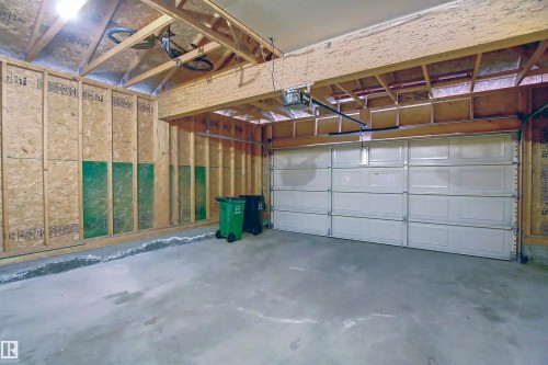 Image quality insufficient for description - 8129 7 Avenue, Edmonton, AB - Indoor Photo Showing Garage
